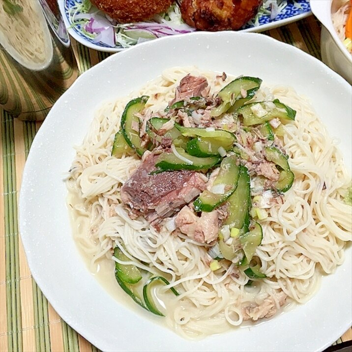 サバ缶パッカンしてぐるぐる混ぜるだけそうめん